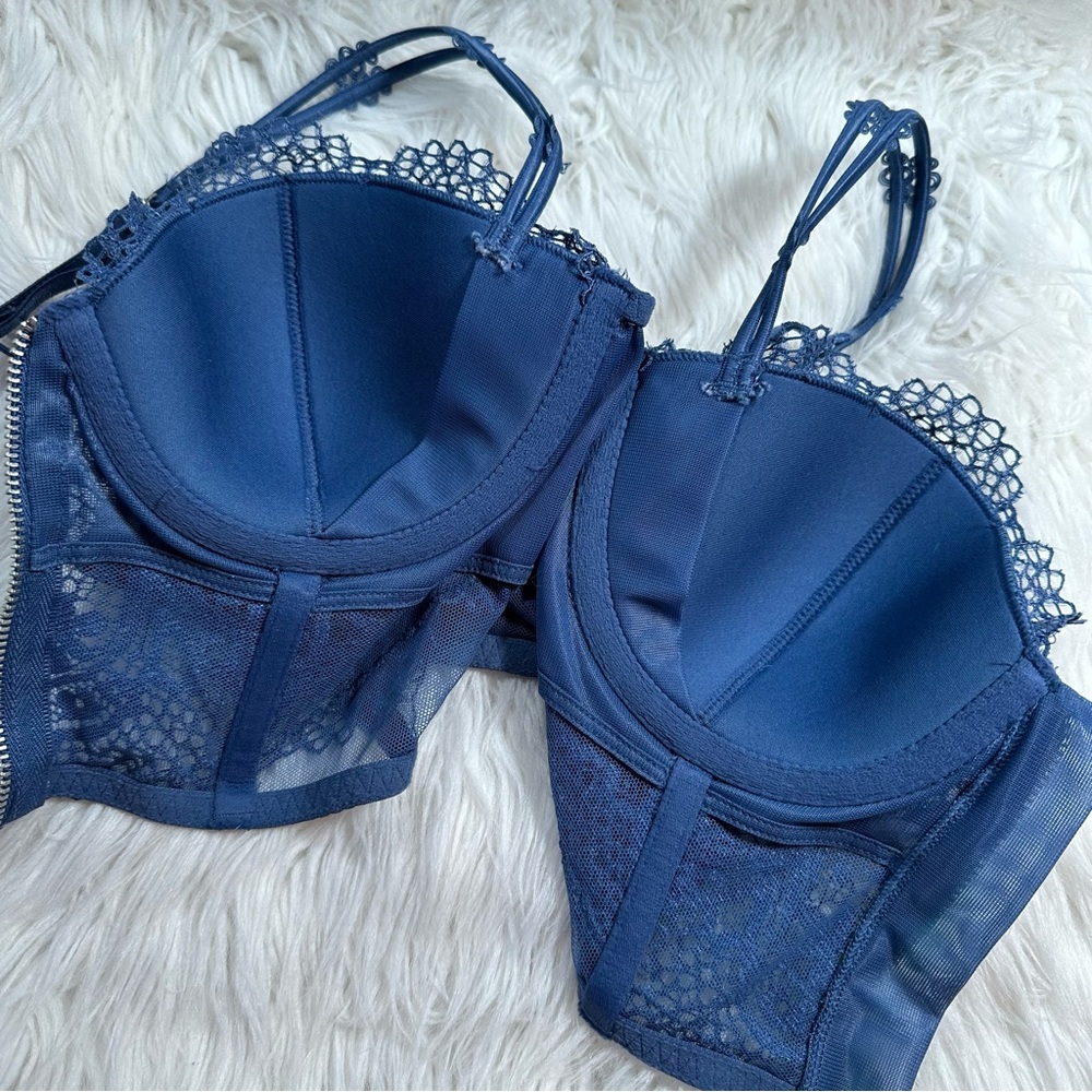 Victoria’s Secret • 2015 Very Sexy Long-Lined Demi - Picture 14 of 16